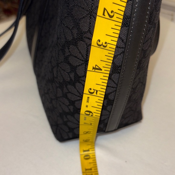 Kate Spade shoulder bag magnetic closure fabric daisy print inside pockets S338 - Picture 7 of 8